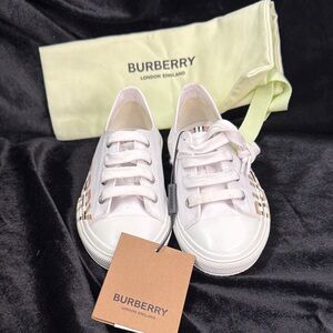 Burberry Kids/Girl’s White Canvas Sneakers with Logo Accents -NWT